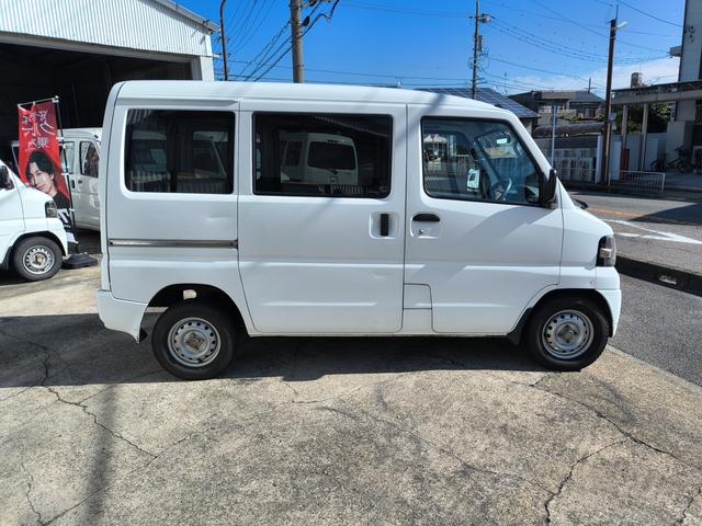ミニキャブバン ＤＸ　エアコン　ダブルエアバック　パワステ　最積載量３５０ｋｇ　レギュラーガソリン車　両側スライドドア　３速オートマ　レベライザー　純正デッキ　禁煙車　タイミングベルト交換済（5枚目）