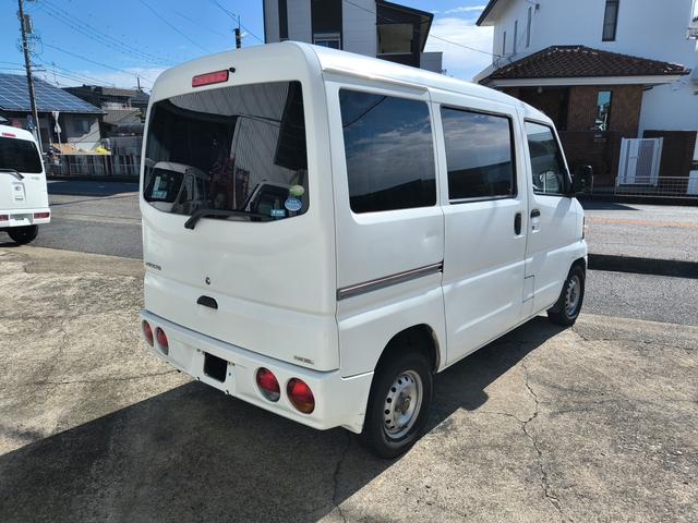 ミニキャブバン ＤＸ　エアコン　ダブルエアバック　パワステ　最積載量３５０ｋｇ　レギュラーガソリン車　両側スライドドア　３速オートマ　レベライザー　純正デッキ　禁煙車　タイミングベルト交換済（6枚目）