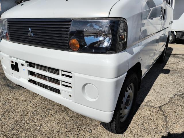 ミニキャブバン ＤＸ　エアコン　ダブルエアバック　パワステ　最積載量３５０ｋｇ　レギュラーガソリン車　両側スライドドア　３速オートマ　レベライザー　純正デッキ　禁煙車　タイミングベルト交換済（24枚目）