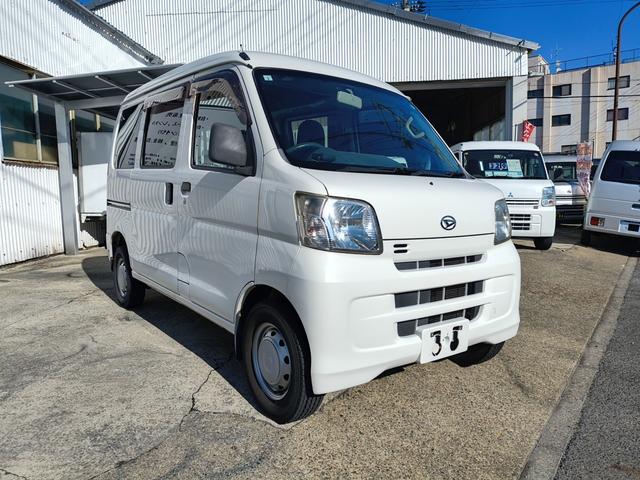ハイゼットカーゴ ＤＸ　ハイルーフ　エアコン　ダブルエアバック　パワステ　最積載量３５０ｋｇ　レギュラーガソリン車　両側スライドドア　４速オートマ　タイミングチェーン　レベライザー　ナビ　ＣＤ　オーバーヘッドコンソール（4枚目）