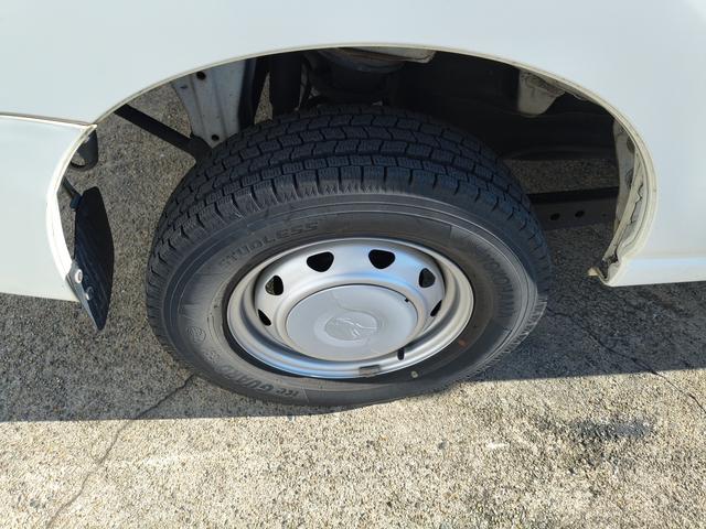 ハイゼットカーゴ ＤＸ　ハイルーフ　エアコン　ダブルエアバック　パワステ　最積載量３５０ｋｇ　レギュラーガソリン車　両側スライドドア　４速オートマ　タイミングチェーン　レベライザー　ナビ　ＣＤ　オーバーヘッドコンソール（15枚目）