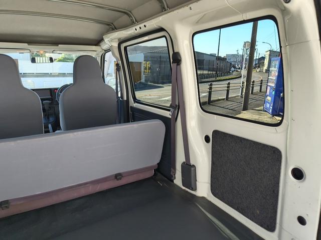 ハイゼットカーゴ ＤＸ　ハイルーフ　エアコン　ダブルエアバック　パワステ　最積載量３５０ｋｇ　レギュラーガソリン車　両側スライドドア　４速オートマ　タイミングチェーン　レベライザー　ナビ　ＣＤ　オーバーヘッドコンソール（49枚目）