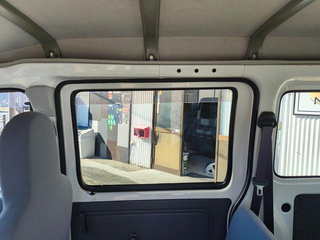 ハイゼットカーゴ ＤＸ　ハイルーフ　エアコン　ダブルエアバック　パワステ　最積載量３５０ｋｇ　レギュラーガソリン車　両側スライドドア　４速オートマ　タイミングチェーン　レベライザー　ナビ　ＣＤ　オーバーヘッドコンソール（59枚目）