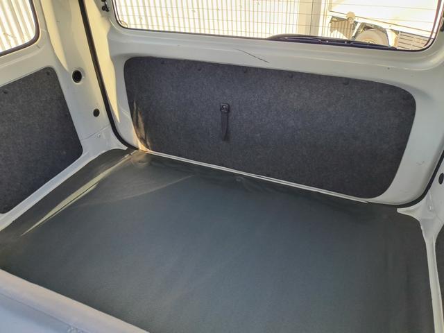 ハイゼットカーゴ ＤＸ　ハイルーフ　エアコン　ダブルエアバック　パワステ　最積載量３５０ｋｇ　レギュラーガソリン車　両側スライドドア　４速オートマ　タイミングチェーン　レベライザー　ナビ　ＣＤ　オーバーヘッドコンソール（62枚目）