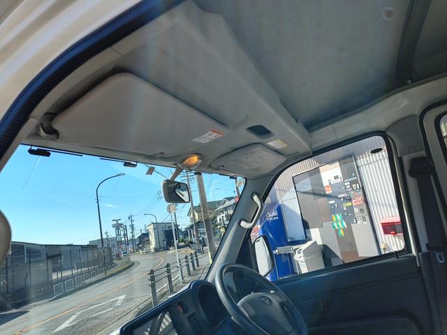 ハイゼットカーゴ ＤＸ　ハイルーフ　エアコン　ダブルエアバック　パワステ　最積載量３５０ｋｇ　レギュラーガソリン車　両側スライドドア　４速オートマ　タイミングチェーン　レベライザー　ナビ　ＣＤ　オーバーヘッドコンソール（67枚目）