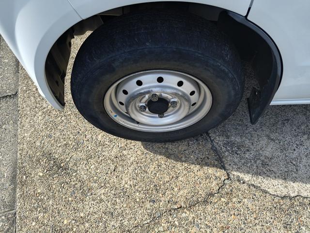 エブリイ ＰＣ　エアコン　ダブルエアバック　パワステ　最積載量３５０ｋｇ　レギュラーガソリン車　両側スライドドア　３速オートマ　レベライザー　パワーウインドウ　キーレス　走行距離８万キロ台（10枚目）