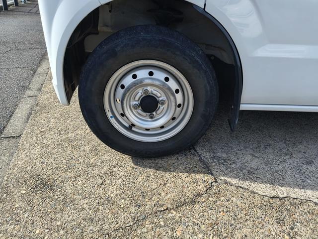 エブリイ ＰＣ　エアコン　ダブルエアバック　パワステ　最積載量３５０ｋｇ　レギュラーガソリン車　両側スライドドア　３速オートマ　レベライザー　パワーウインドウ　キーレス　走行距離８万キロ台（11枚目）