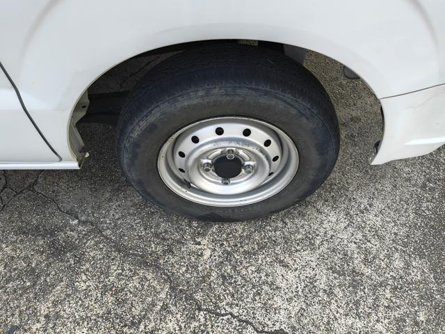 エブリイ ＰＣ　エアコン　ダブルエアバック　パワステ　最積載量３５０ｋｇ　レギュラーガソリン車　両側スライドドア　３速オートマ　レベライザー　パワーウインドウ　キーレス　走行距離８万キロ台（12枚目）