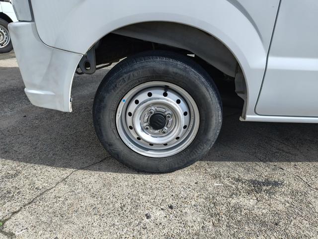 エブリイ ＰＣ　エアコン　ダブルエアバック　パワステ　最積載量３５０ｋｇ　レギュラーガソリン車　両側スライドドア　３速オートマ　レベライザー　パワーウインドウ　キーレス　走行距離８万キロ台（16枚目）