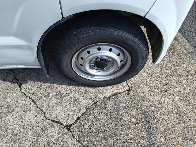 エブリイ ＰＣ　エアコン　ダブルエアバック　パワステ　最積載量３５０ｋｇ　レギュラーガソリン車　両側スライドドア　３速オートマ　レベライザー　パワーウインドウ　キーレス　走行距離８万キロ台（17枚目）