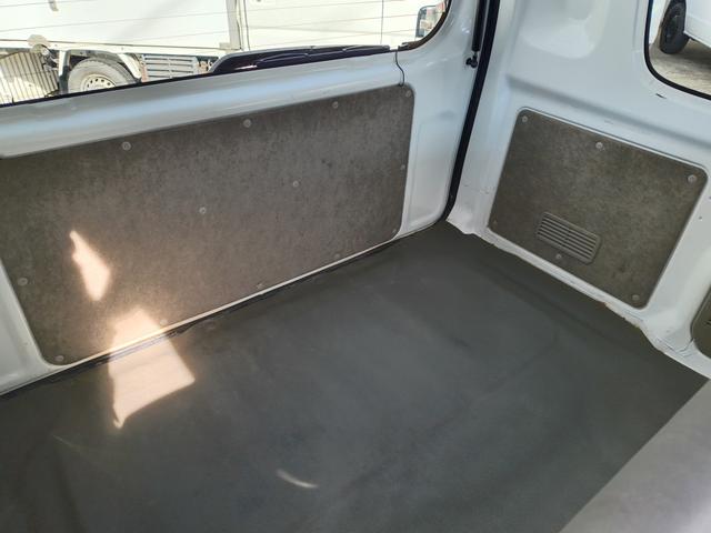 エブリイ ＰＣ　エアコン　ダブルエアバック　パワステ　最積載量３５０ｋｇ　レギュラーガソリン車　両側スライドドア　３速オートマ　レベライザー　パワーウインドウ　キーレス　走行距離８万キロ台（42枚目）