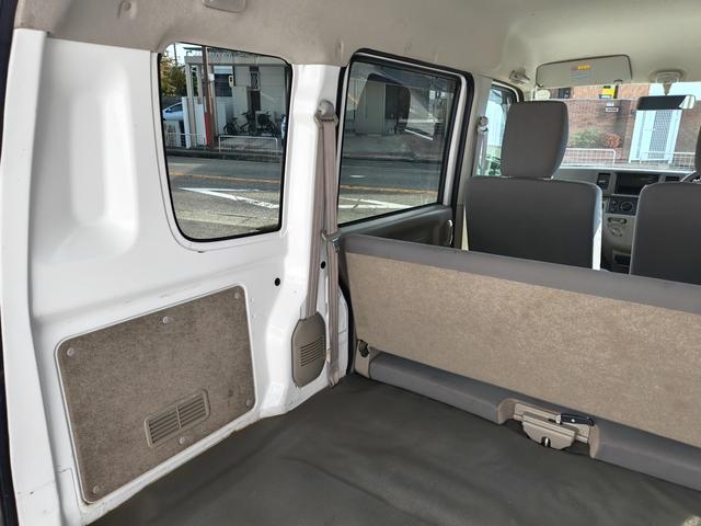 エブリイ ＰＣ　エアコン　ダブルエアバック　パワステ　最積載量３５０ｋｇ　レギュラーガソリン車　両側スライドドア　３速オートマ　レベライザー　パワーウインドウ　キーレス　走行距離８万キロ台（45枚目）