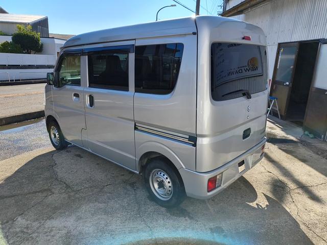 エブリイ ＰＣ　エアコン　Ｗエアバック　パワステ　３５０ｋｇ　レギュラーガソリン車　両側スライドドア　５速オートマ　レベライザー　パワーウインドウ　社外オーディオ　キーレス　禁煙車　オーバーヘッドコンソール　ＥＴＣ（8枚目）