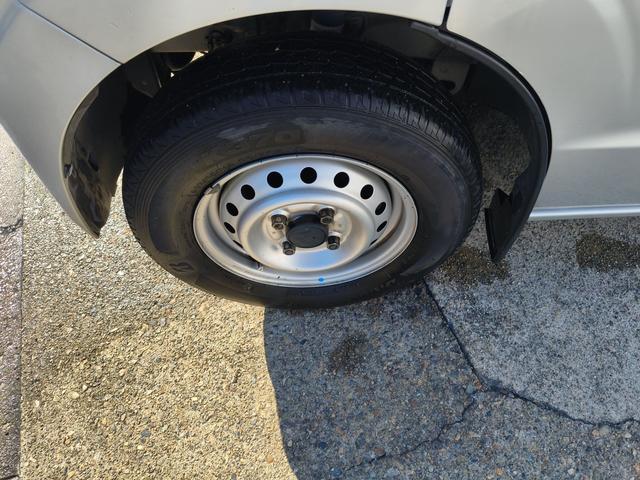 エブリイ ＰＣ　エアコン　Ｗエアバック　パワステ　３５０ｋｇ　レギュラーガソリン車　両側スライドドア　５速オートマ　レベライザー　パワーウインドウ　社外オーディオ　キーレス　禁煙車　オーバーヘッドコンソール　ＥＴＣ（10枚目）