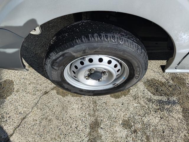 エブリイ ＰＣ　エアコン　Ｗエアバック　パワステ　３５０ｋｇ　レギュラーガソリン車　両側スライドドア　５速オートマ　レベライザー　パワーウインドウ　社外オーディオ　キーレス　禁煙車　オーバーヘッドコンソール　ＥＴＣ（15枚目）
