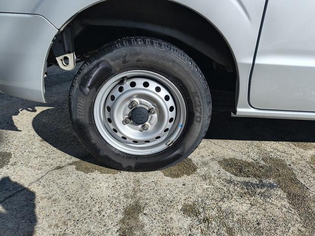 エブリイ ＰＣ　エアコン　Ｗエアバック　パワステ　３５０ｋｇ　レギュラーガソリン車　両側スライドドア　５速オートマ　レベライザー　パワーウインドウ　社外オーディオ　キーレス　禁煙車　オーバーヘッドコンソール　ＥＴＣ（16枚目）