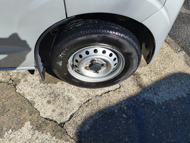 エブリイ ＰＣ　エアコン　Ｗエアバック　パワステ　３５０ｋｇ　レギュラーガソリン車　両側スライドドア　５速オートマ　レベライザー　パワーウインドウ　社外オーディオ　キーレス　禁煙車　オーバーヘッドコンソール　ＥＴＣ（17枚目）