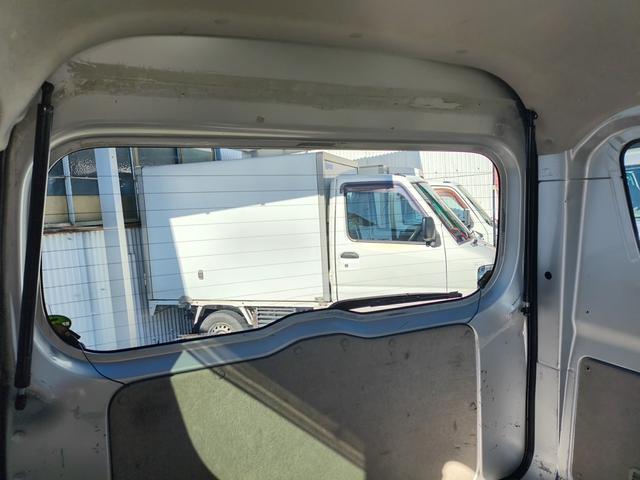 エブリイ ＰＣ　エアコン　Ｗエアバック　パワステ　３５０ｋｇ　レギュラーガソリン車　両側スライドドア　５速オートマ　レベライザー　パワーウインドウ　社外オーディオ　キーレス　禁煙車　オーバーヘッドコンソール　ＥＴＣ（49枚目）