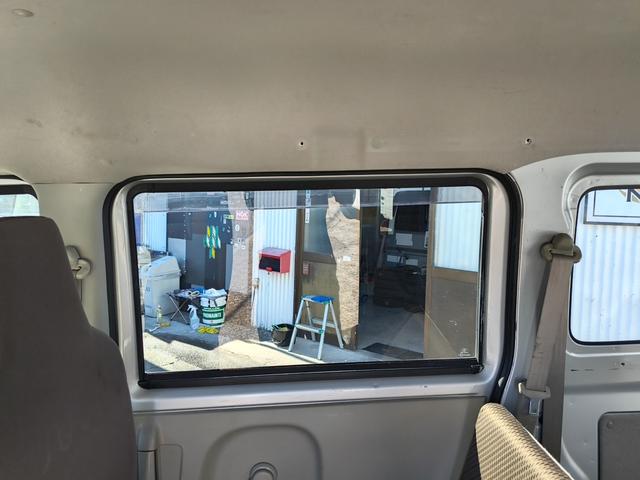 エブリイ ＰＣ　エアコン　Ｗエアバック　パワステ　３５０ｋｇ　レギュラーガソリン車　両側スライドドア　５速オートマ　レベライザー　パワーウインドウ　社外オーディオ　キーレス　禁煙車　オーバーヘッドコンソール　ＥＴＣ（63枚目）