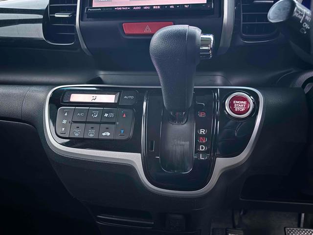 Ｎ－ＢＯＸカスタム Ｇ・Ｌパッケージ　両側スライド・片側電動　ＴＶ　ＨＩＤ　スマートキー　アイドリングストップ　ベンチシート　ＣＶＴ　盗難防止システム　ＡＢＳ　ＥＳＣ　ＣＤ　Ｂｌｕｅｔｏｏｔｈ　アルミホイール　エアコン　パワーステアリング（5枚目）