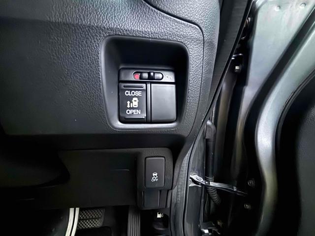 Ｎ－ＢＯＸカスタム Ｇ・Ｌパッケージ　両側スライド・片側電動　ＴＶ　ＨＩＤ　スマートキー　アイドリングストップ　ベンチシート　ＣＶＴ　盗難防止システム　ＡＢＳ　ＥＳＣ　ＣＤ　Ｂｌｕｅｔｏｏｔｈ　アルミホイール　エアコン　パワーステアリング（6枚目）