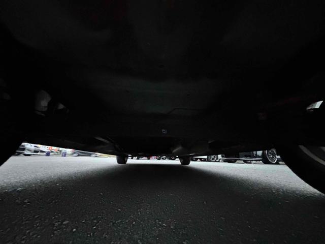 Ｎ－ＢＯＸカスタム Ｇ・Ｌパッケージ　両側スライド・片側電動　ＴＶ　ＨＩＤ　スマートキー　アイドリングストップ　ベンチシート　ＣＶＴ　盗難防止システム　ＡＢＳ　ＥＳＣ　ＣＤ　Ｂｌｕｅｔｏｏｔｈ　アルミホイール　エアコン　パワーステアリング（27枚目）
