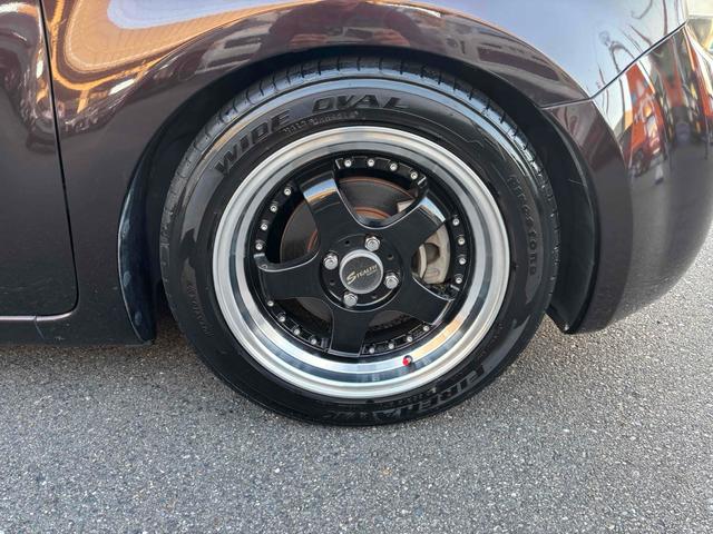 キューブ 15X Vセレクション ETC バックカメラ TV アルミホイール スマートキー アイドリングストップ 電動格納ミラー CVT 盗難防止システム 衝突安全ボディ ベンチシート ABS CD USB ローダウン車高調 ホイール(21枚目)