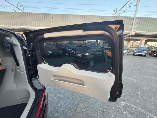 キューブ 15X Vセレクション ETC バックカメラ TV アルミホイール スマートキー アイドリングストップ 電動格納ミラー CVT 盗難防止システム 衝突安全ボディ ベンチシート ABS CD USB ローダウン車高調 ホイール(42枚目)