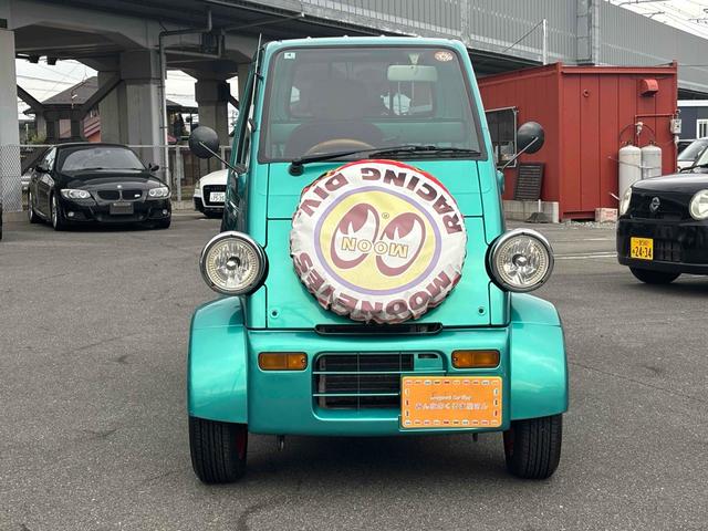 ミゼットII Ｄタイプ　フロア５ＭＴ車　社外マフラー　社外ホイール　社外テールランプ　社外シフトノブ　社外シート　社外ハンドル　社外ヘッドライト　社外キーレス　Ｂｌｕｅｔｏｏｔｈ機能　ＡＵＸ　車検Ｒ９年４月（4枚目）