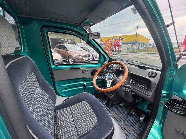 ミゼットII Ｄタイプ　フロア５ＭＴ車　社外マフラー　社外ホイール　社外テールランプ　社外シフトノブ　社外シート　社外ハンドル　社外ヘッドライト　社外キーレス　Ｂｌｕｅｔｏｏｔｈ機能　ＡＵＸ　車検Ｒ９年４月（25枚目）