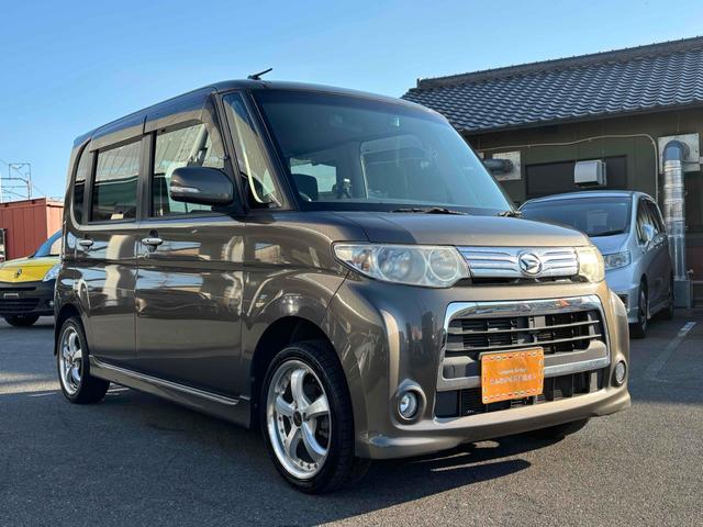 タント カスタムＸ　ドライブレコーダー　電動スライドドア　ナビ　ＴＶ　ＨＩＤ　スマートキー　アイドリングストップ　電動格納ミラー　ベンチシート　ＣＶＴ　盗難防止システム　ＡＢＳ　アルミホイール　衝突安全ボディ　エアコン（6枚目）