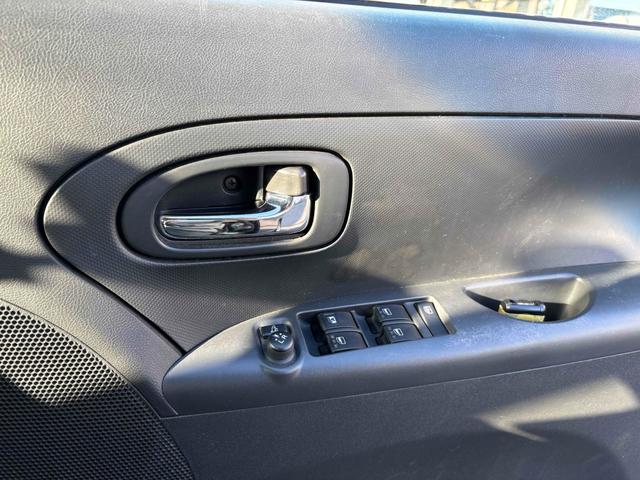 タント カスタムＸ　ドライブレコーダー　電動スライドドア　ナビ　ＴＶ　ＨＩＤ　スマートキー　アイドリングストップ　電動格納ミラー　ベンチシート　ＣＶＴ　盗難防止システム　ＡＢＳ　アルミホイール　衝突安全ボディ　エアコン（28枚目）