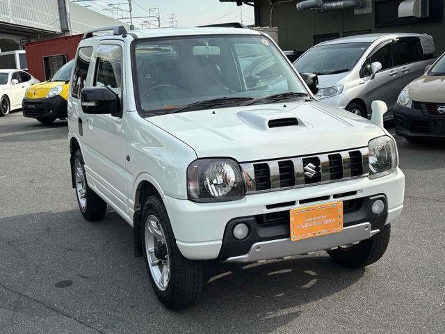 ジムニー ＦＩＳフリースタイルワールドカップリミテッド　４ＷＤ　キーレスエントリー　電動格納ミラー　シートヒーター　ＡＴ　ＡＢＳ　ＣＤ　ＵＳＢ　ルーフレール　アルミホイール　衝突安全ボディ　エアコン　パワーウィンドウ（13枚目）