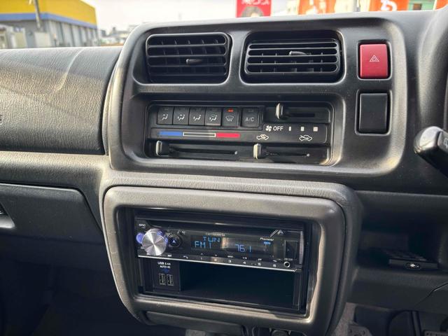 ジムニー ＦＩＳフリースタイルワールドカップリミテッド　４ＷＤ　キーレスエントリー　電動格納ミラー　シートヒーター　ＡＴ　ＡＢＳ　ＣＤ　ＵＳＢ　ルーフレール　アルミホイール　衝突安全ボディ　エアコン　パワーウィンドウ（21枚目）