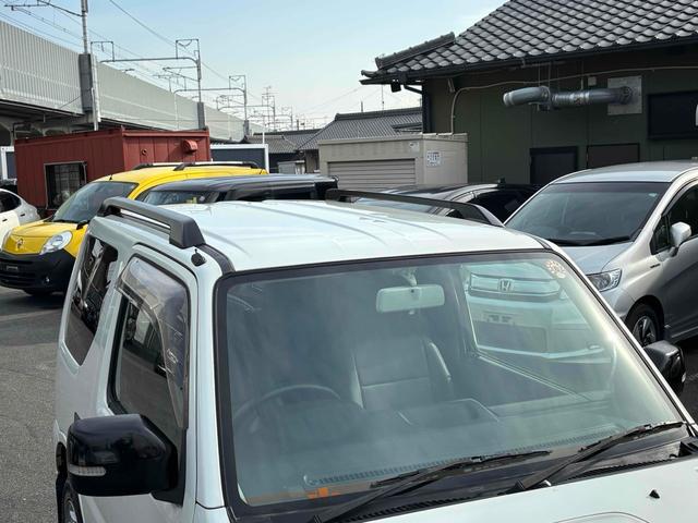 ジムニー ＦＩＳフリースタイルワールドカップリミテッド　４ＷＤ　キーレスエントリー　電動格納ミラー　シートヒーター　ＡＴ　ＡＢＳ　ＣＤ　ＵＳＢ　ルーフレール　アルミホイール　衝突安全ボディ　エアコン　パワーウィンドウ（23枚目）