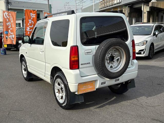 ジムニー ＦＩＳフリースタイルワールドカップリミテッド　４ＷＤ　キーレスエントリー　電動格納ミラー　シートヒーター　ＡＴ　ＡＢＳ　ＣＤ　ＵＳＢ　ルーフレール　アルミホイール　衝突安全ボディ　エアコン　パワーウィンドウ（30枚目）