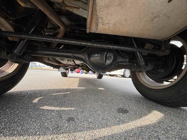 ジムニー ＦＩＳフリースタイルワールドカップリミテッド　４ＷＤ　キーレスエントリー　電動格納ミラー　シートヒーター　ＡＴ　ＡＢＳ　ＣＤ　ＵＳＢ　ルーフレール　アルミホイール　衝突安全ボディ　エアコン　パワーウィンドウ（32枚目）