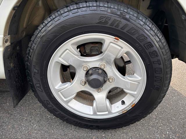 ジムニー ＦＩＳフリースタイルワールドカップリミテッド　４ＷＤ　キーレスエントリー　電動格納ミラー　シートヒーター　ＡＴ　ＡＢＳ　ＣＤ　ＵＳＢ　ルーフレール　アルミホイール　衝突安全ボディ　エアコン　パワーウィンドウ（34枚目）
