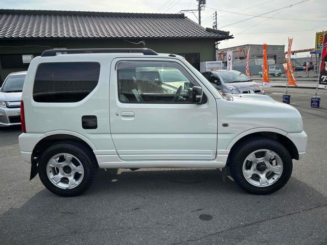 ジムニー ＦＩＳフリースタイルワールドカップリミテッド　４ＷＤ　キーレスエントリー　電動格納ミラー　シートヒーター　ＡＴ　ＡＢＳ　ＣＤ　ＵＳＢ　ルーフレール　アルミホイール　衝突安全ボディ　エアコン　パワーウィンドウ（57枚目）