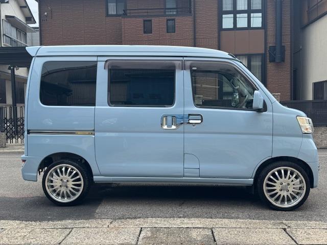 ハイゼットカーゴ クルーズターボ 4WD/5MT/ターボ/カーナビ/バックカメラ/ETC/フルセグTV/Bluetooth/キーレス/(6枚目)