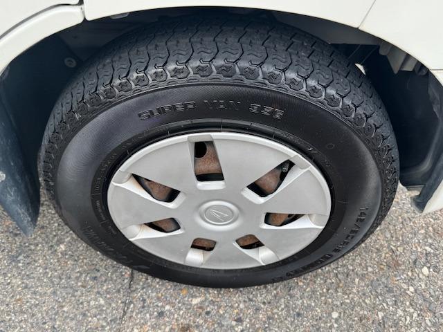 ハイゼットカーゴ クルーズＳＡＩＩＩ　スマートアシスト／ＬＥＤヘッドライト／フォグ／レーンサポート／衝突軽減ブレーキ／横滑り防止／アイドリングストップ／バックカメラ／ＥＴＣ／ドライブレコーダー／両側スライドドア／電動格納ミラー／（11枚目）