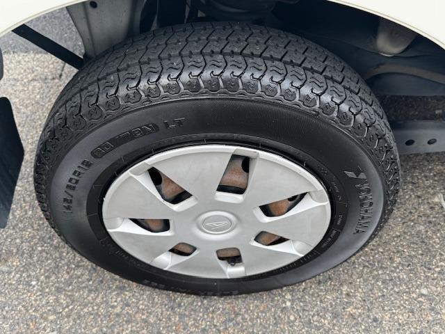 ハイゼットカーゴ クルーズＳＡＩＩＩ　スマートアシスト／ＬＥＤヘッドライト／フォグ／レーンサポート／衝突軽減ブレーキ／横滑り防止／アイドリングストップ／バックカメラ／ＥＴＣ／ドライブレコーダー／両側スライドドア／電動格納ミラー／（12枚目）