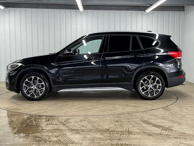 Ｘ１ ｘＤｒｉｖｅ　１８ｄ　ｘライン　メーカーナビ　フルセグ　ＡｐｐｌｅＣａｒＰｌａｙ　４ＷＤ　アダプティブクルコン　インテリジェントセーフティ　レーンキープ　ブラインドスポット　ハーフレザー　ブラックキドニーグリル　ＬＥＤライト（62枚目）