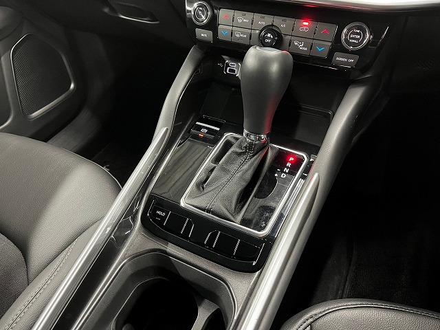 ジープ・コマンダー ロンジチュード　メーカーナビ　ＡｐｐｌｅＣａｒＰｌａｙ　バックカメラ　コーナーセンサー　パーキングアシスト　アダプティブクルコン　ＢＳＭ　ＥＴＣ　オートライト　オートエアコン　ディーゼルＴＢ　７人乗り（49枚目）