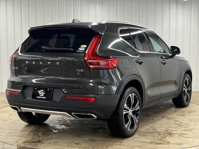 ＸＣ４０ Ｔ４　ＡＷＤ　インスクリプション　メーカーナビフルセグ　Ｂｌｕｅｔｏｏｔｈ　アダプティブクルコン　レーンキープ　４ＷＤ　全周囲カメラ　ブラインドアシスト　フルセグ　クリスタルシフト　本革　シートヒーター　ＬＥＤライト　ハーマンカードン（16枚目）