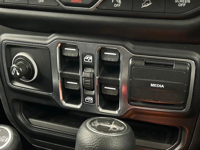 スポーツ　禁煙　ディスプレーオーディオ　ＡｐｐｌｅＣａｒＰｌａｙ　Ｂｌｕｅｔｏｏｔｈ　ヒーテッドドアミラー　アダプティブクルーズコントロール　ヒルアシストコントロール　クリアランスソナー(34枚目)