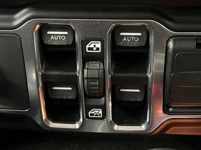 スポーツ　禁煙　２．０ターボ　ディスプレーオーディオ　ＡｐｐｌｅＣａｒＰｌａｙ　クルーズコントロール　ヒルアシストコントロール　クリアランスソナー　ブリジストン／オールテレンタイヤ(44枚目)