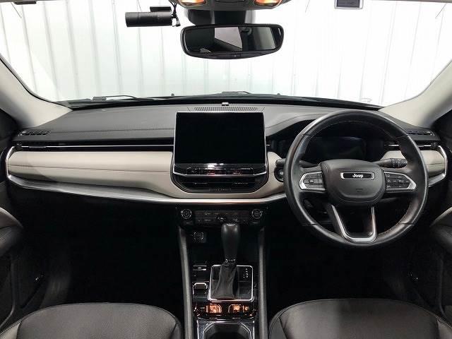 ジープ・コンパス リミテッド　後期　黒革　メーカーナビフルセグ　ＡｐｐｌｅＣａｒＰｌａｙ　アダプティブクルコン　シートヒーター　ブラインドスポット　パーキングアシスト　クリアランスソナー　ＬＥＤライト　ＡＬＰＩＮＥサウンドシステム（2枚目）