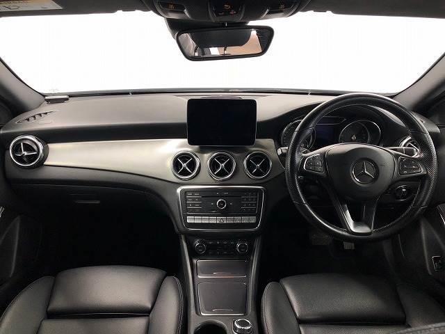 ＧＬＡクラス ＧＬＡ　２２０　４ＭＡＴＩＣ　レーダーセーフティＰＫＧ　メーカーナビフルセグ　ＡｐｐｌｅＣａｒＰｌａｙ　Ｂｌｕｅｔｏｏｔｈ　アダプティブクルコン　レーンキープ　シートヒーター　ＢＳＭ（ブラインドスポット）　ＬＥＤライト　黒革シート（2枚目）