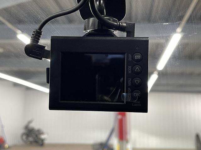 キャプチャー インテンス　テックパック　１オーナー　ディスプレーオーディオ　ＡｐｐｌｅＣａｒＰｌａｙ　３６０カメラ　黒革　センタリングアシスト　アダプティブクルコン　レーンキープ　ＬＥＤライト　ブラインドスポットモニター　ＢＯＳＥサウンド（49枚目）